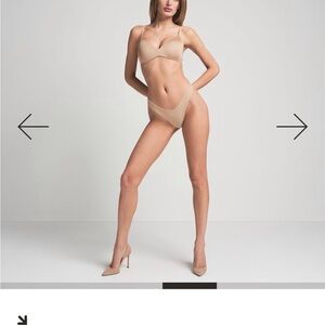 SKIMS wireless form t shirt bra